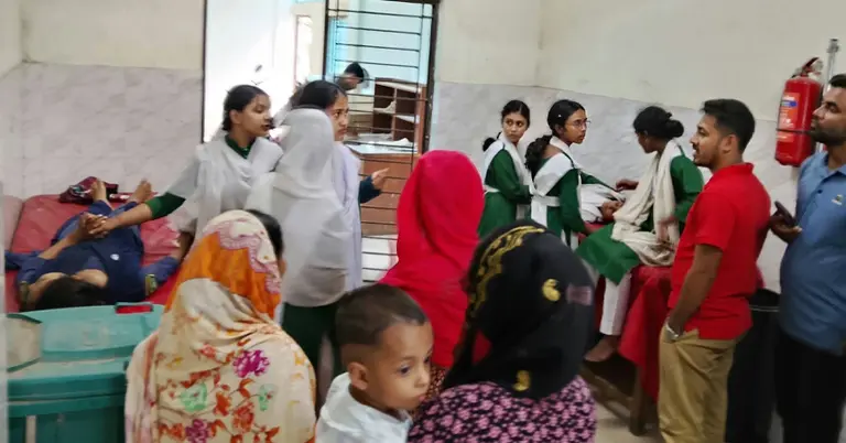 হাসপাতালে শিক্ষার্থীরা